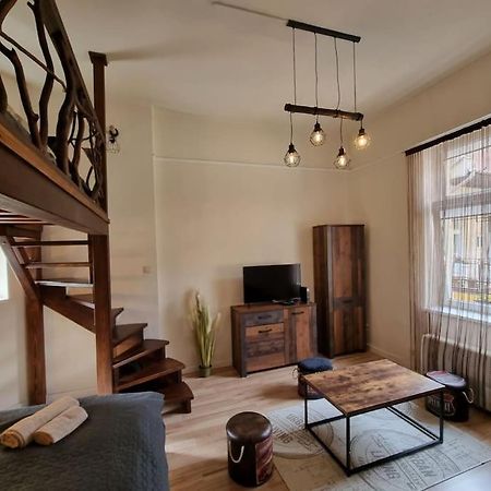 Vintage Apartman In City Center Miskolc Exterior foto