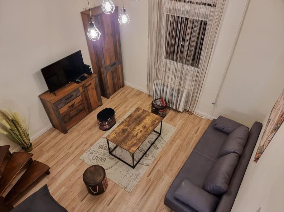 Vintage Apartman In City Center Miskolc Exterior foto