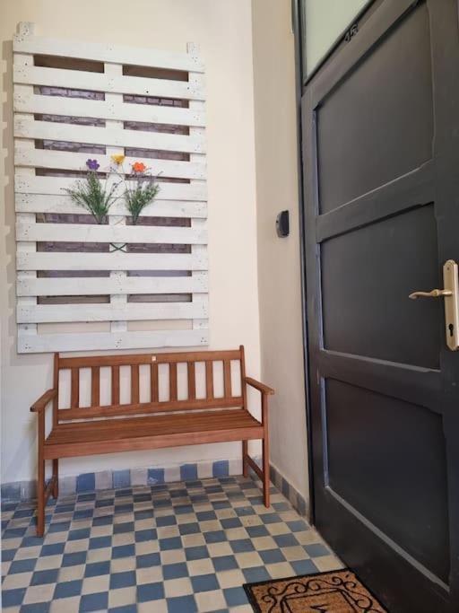 Vintage Apartman In City Center Miskolc Exterior foto